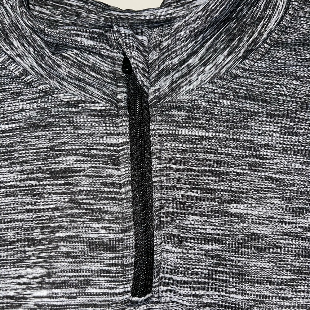 Prettylittlething athletic pullover - Picture 4 of 4